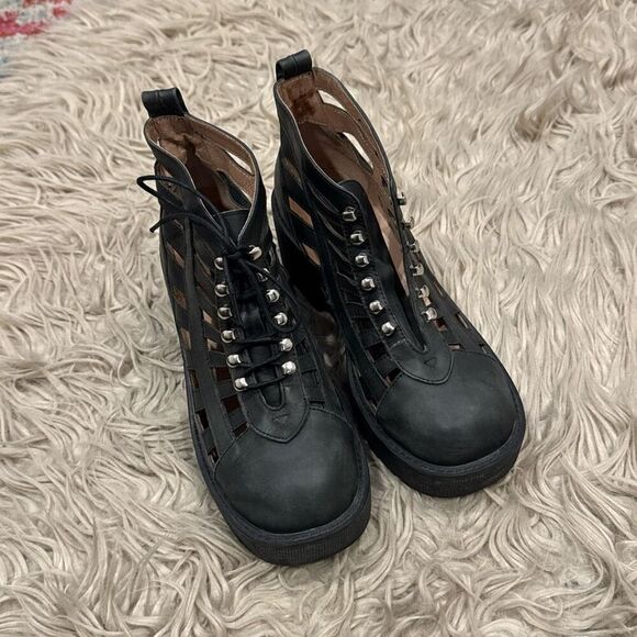 Jeffrey campbell leather cutout lace up booties 7.5 - Picture 3 of 12